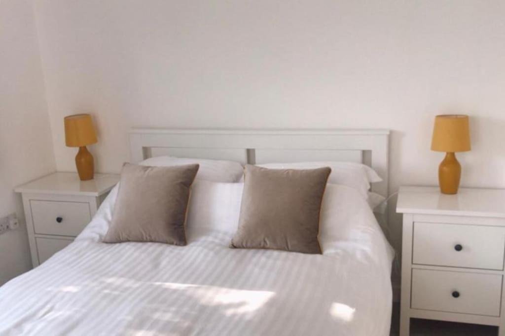 Dingley Dell - Superb Location For Truro In Private Accommodation Perranwell Екстер'єр фото