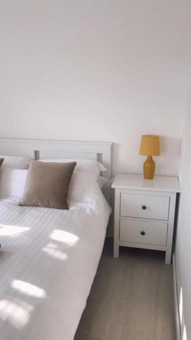 Dingley Dell - Superb Location For Truro In Private Accommodation Perranwell Екстер'єр фото